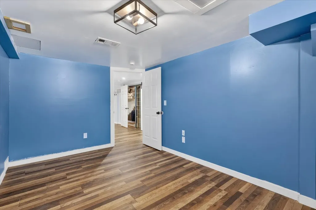3834 Wyoming Avenue SW Wyoming City MI 49519