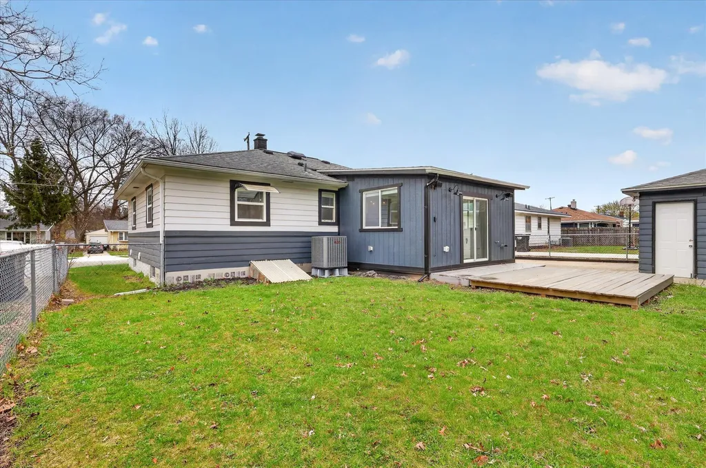 3834 Wyoming Avenue SW Wyoming City MI 49519