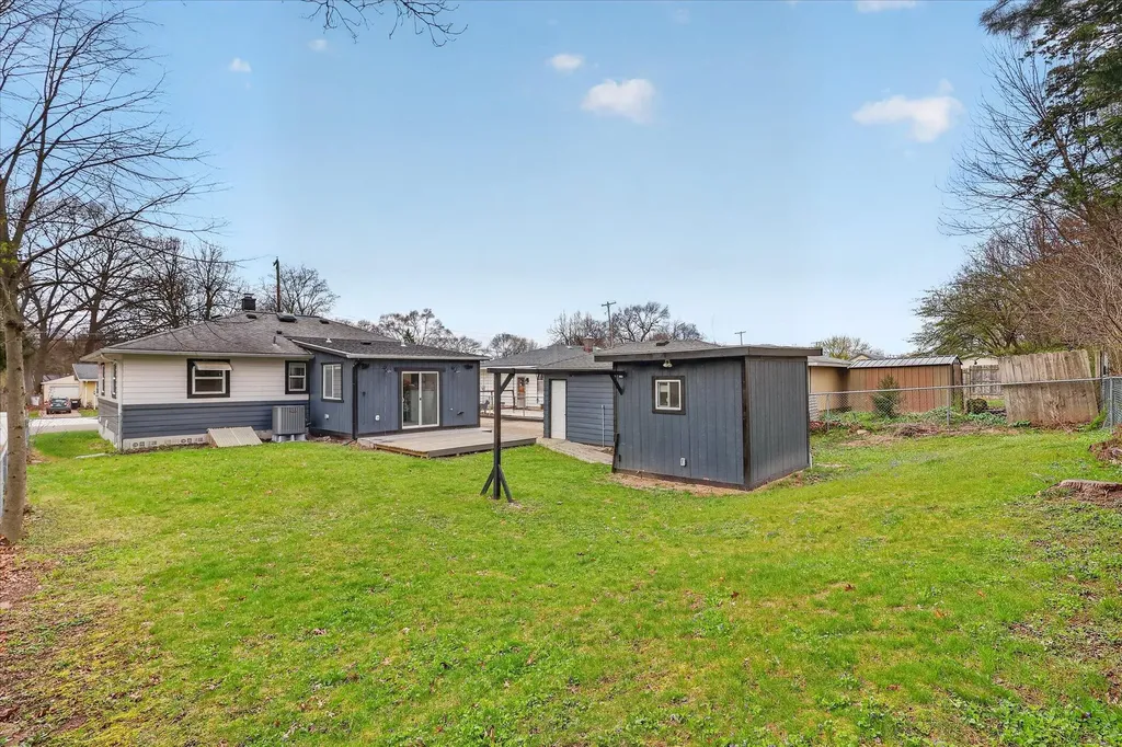 3834 Wyoming Avenue SW Wyoming City MI 49519