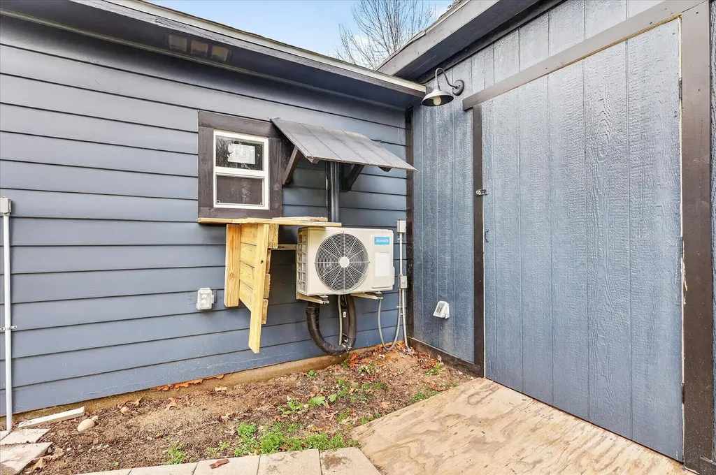 3834 Wyoming Avenue SW Wyoming City MI 49519