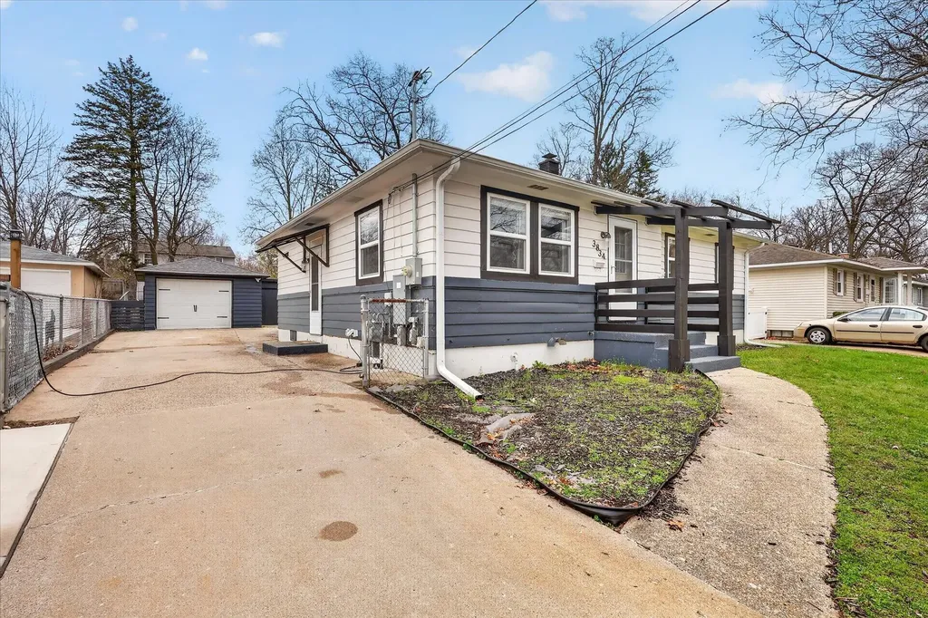 3834 Wyoming Avenue SW Wyoming City MI 49519