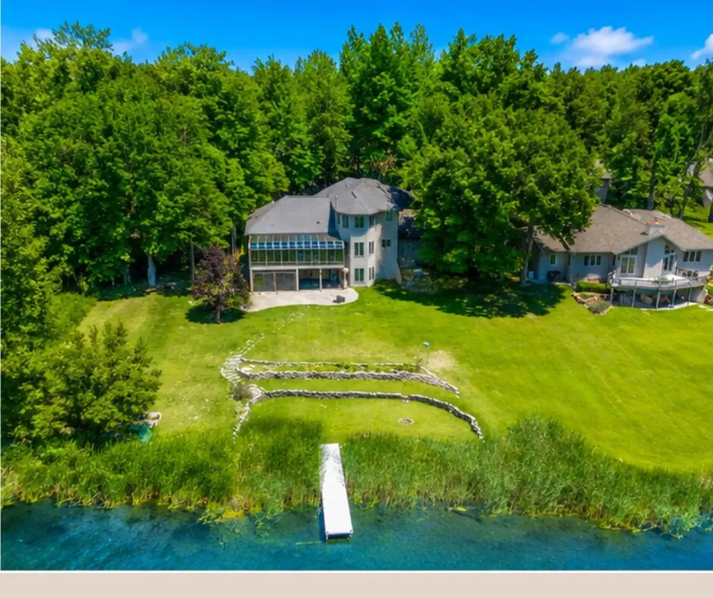 9613 Fawn Ridge Road Morton Township MI 49346