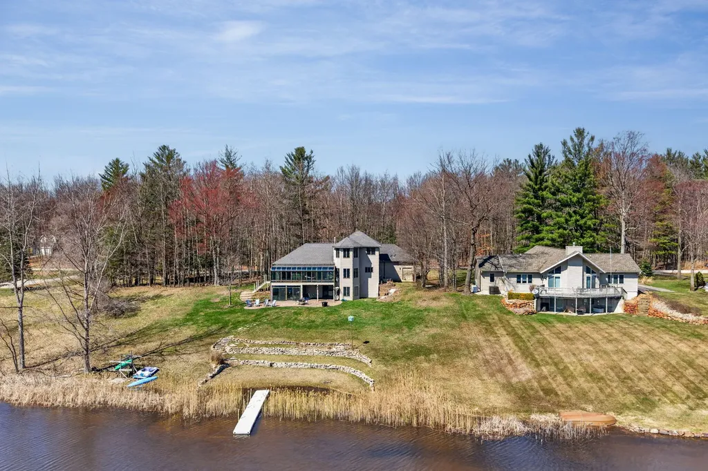 9613 Fawn Ridge Road Morton Township MI 49346