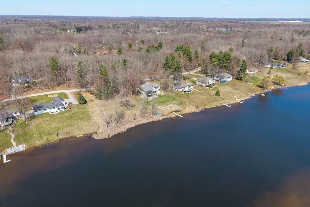 9613 Fawn Ridge Road Morton Township MI 49346