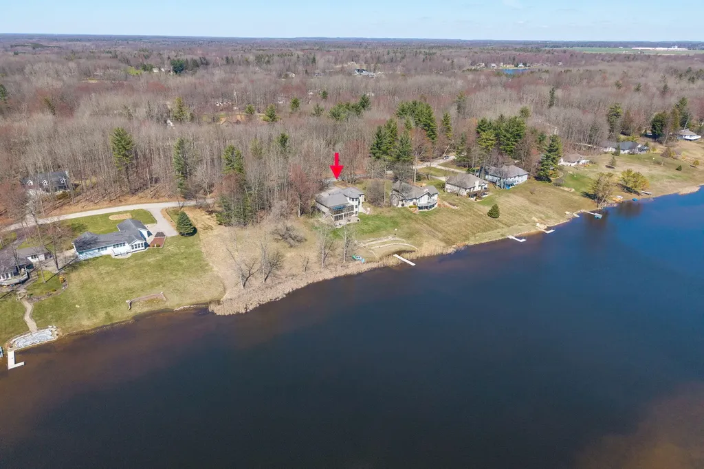9613 Fawn Ridge Road Morton Township MI 49346