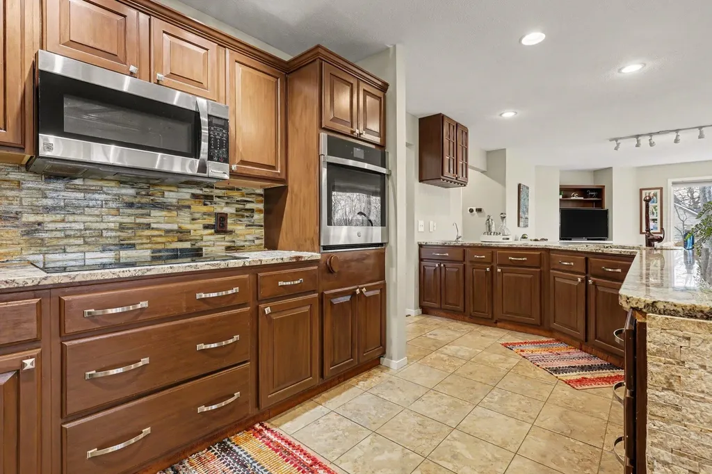 2011 Knollpoint Drive NE Ada Township MI 49301