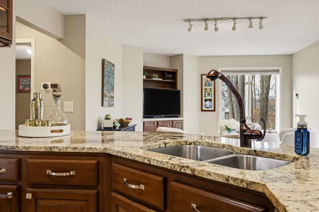 2011 Knollpoint Drive NE Ada Township MI 49301