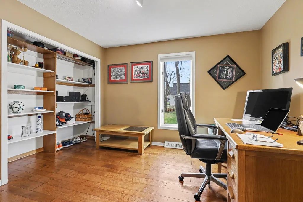 2011 Knollpoint Drive NE Ada Township MI 49301