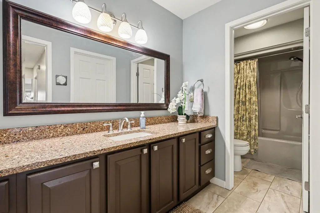 2011 Knollpoint Drive NE Ada Township MI 49301