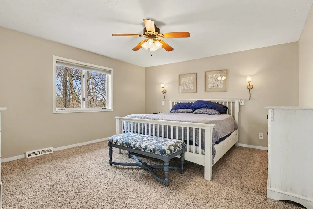 2011 Knollpoint Drive NE Ada Township MI 49301