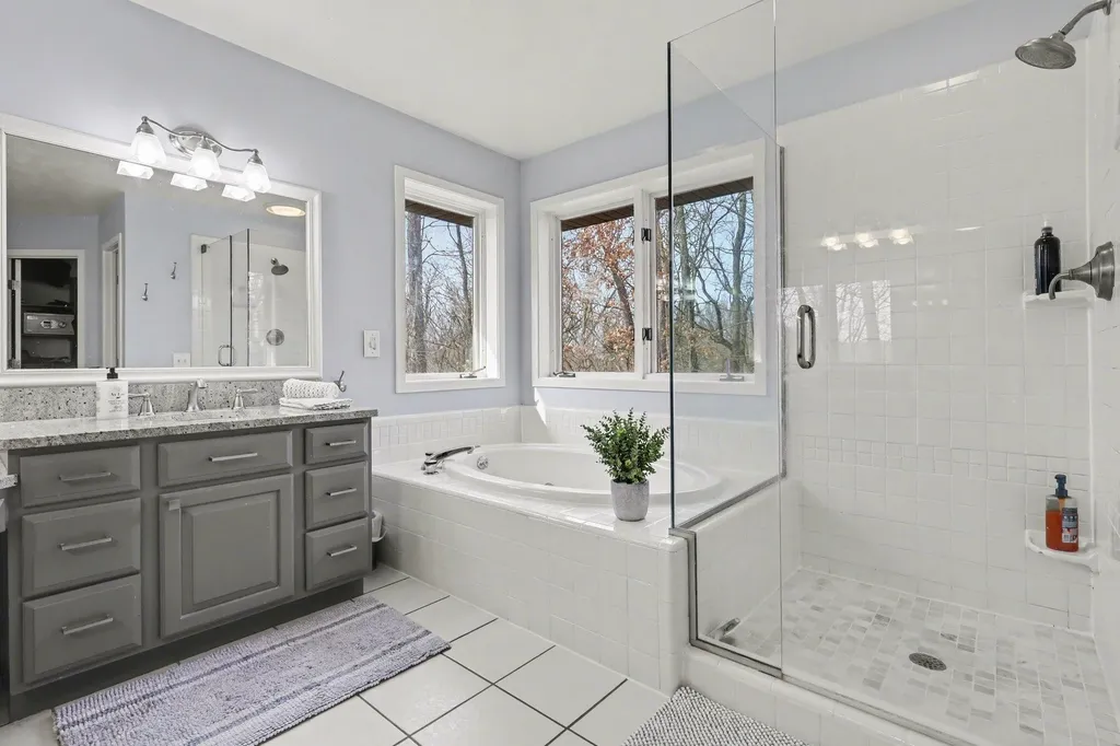 2011 Knollpoint Drive NE Ada Township MI 49301