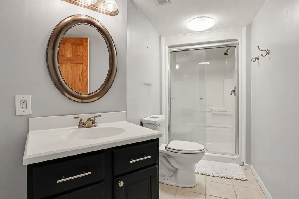 2011 Knollpoint Drive NE Ada Township MI 49301