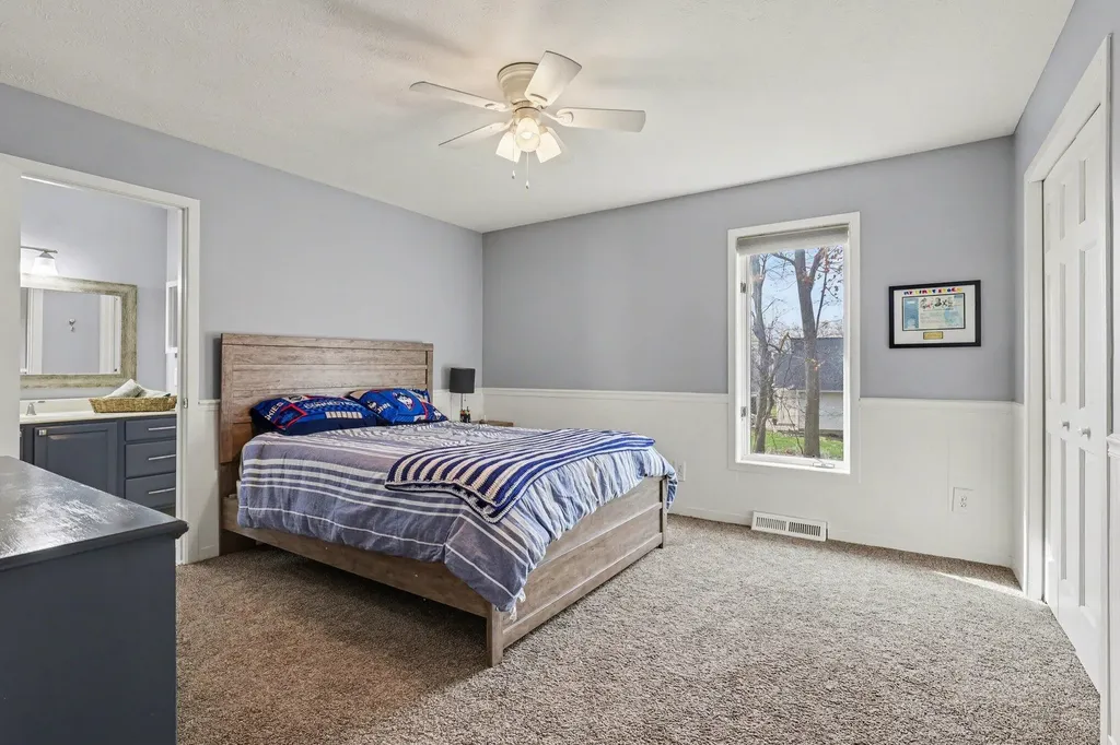 2011 Knollpoint Drive NE Ada Township MI 49301