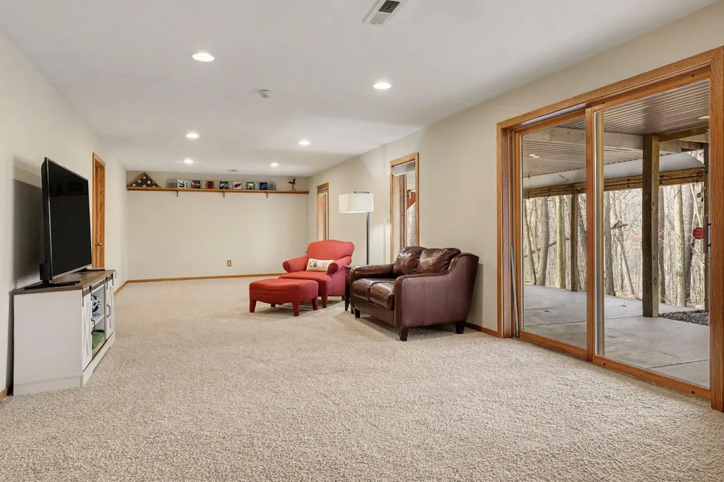 2011 Knollpoint Drive NE Ada Township MI 49301