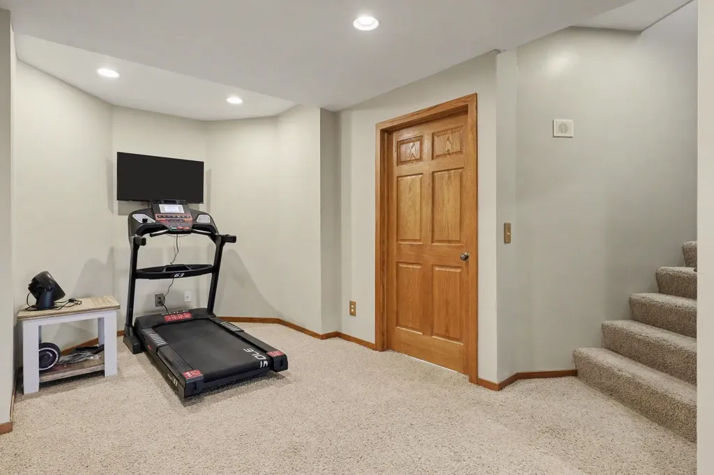 2011 Knollpoint Drive NE Ada Township MI 49301