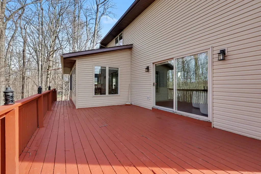 2011 Knollpoint Drive NE Ada Township MI 49301