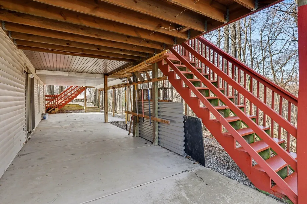 2011 Knollpoint Drive NE Ada Township MI 49301