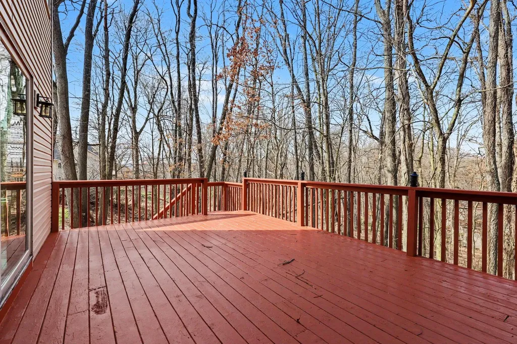 2011 Knollpoint Drive NE Ada Township MI 49301