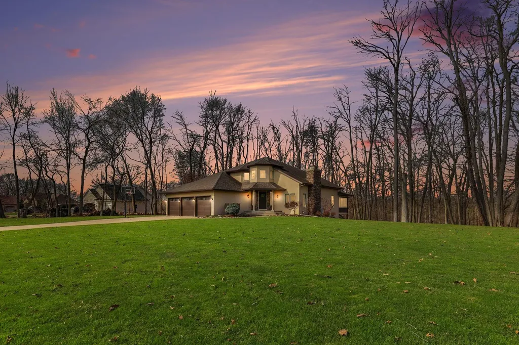 2011 Knollpoint Drive NE Ada Township MI 49301