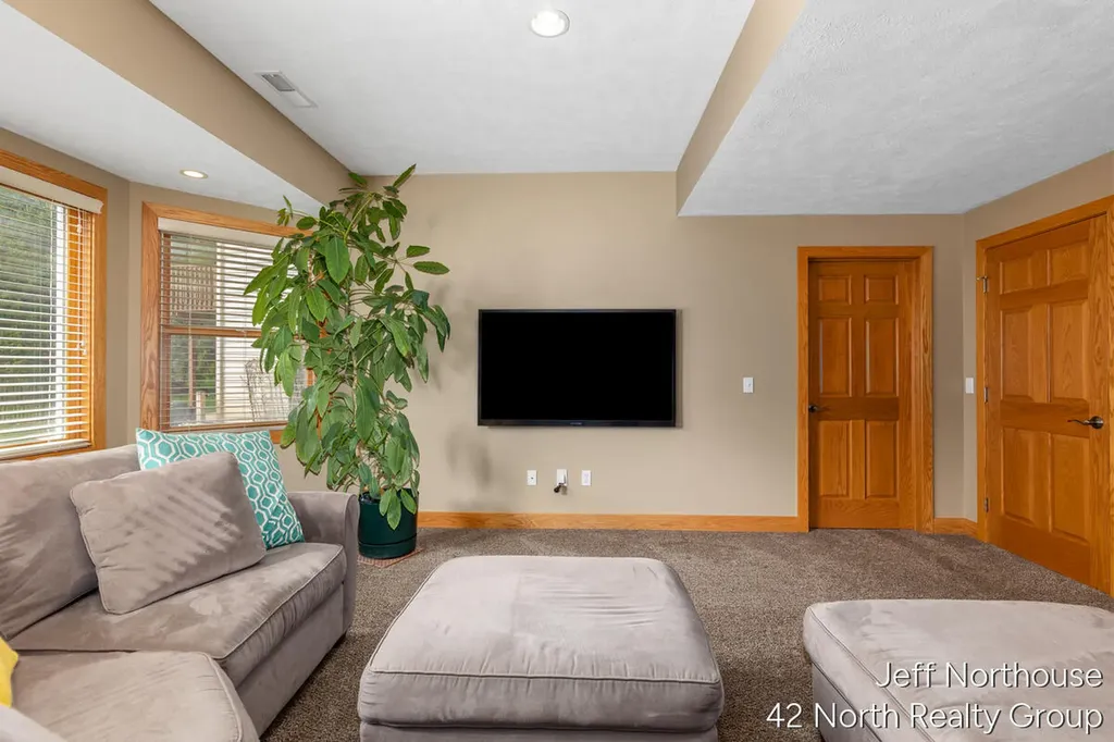 7553 Willow Pointe Drive Caledonia Township MI 49316