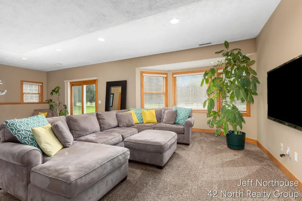 7553 Willow Pointe Drive Caledonia Township MI 49316