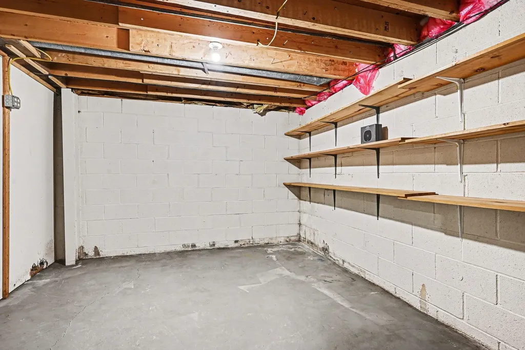 242 Dunbarton Court Kalamazoo Charter Township MI 49006