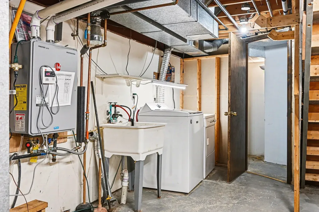 242 Dunbarton Court Kalamazoo Charter Township MI 49006