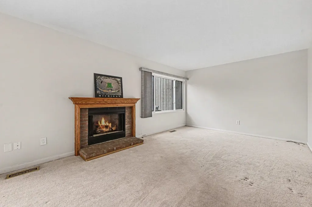 242 Dunbarton Court Kalamazoo Charter Township MI 49006