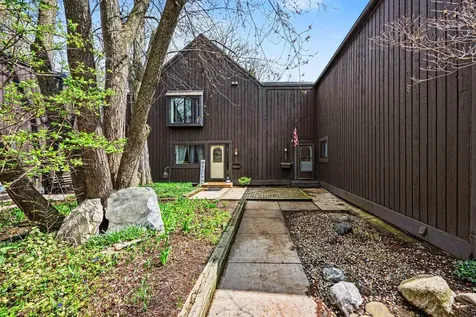 242 Dunbarton Court Kalamazoo Charter Township MI 49006