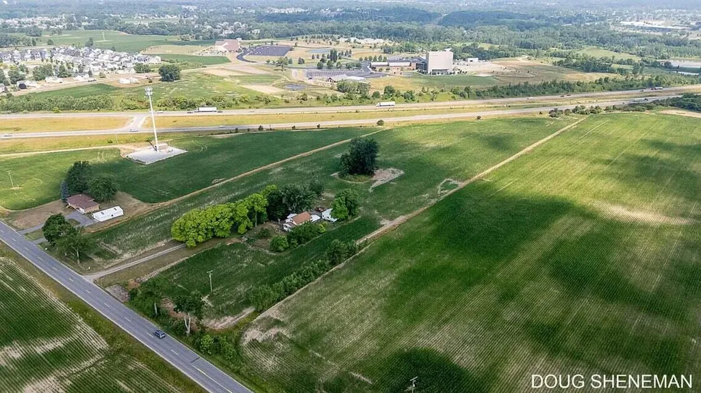 Ville Ottogan Holland Charter Township MI 49423