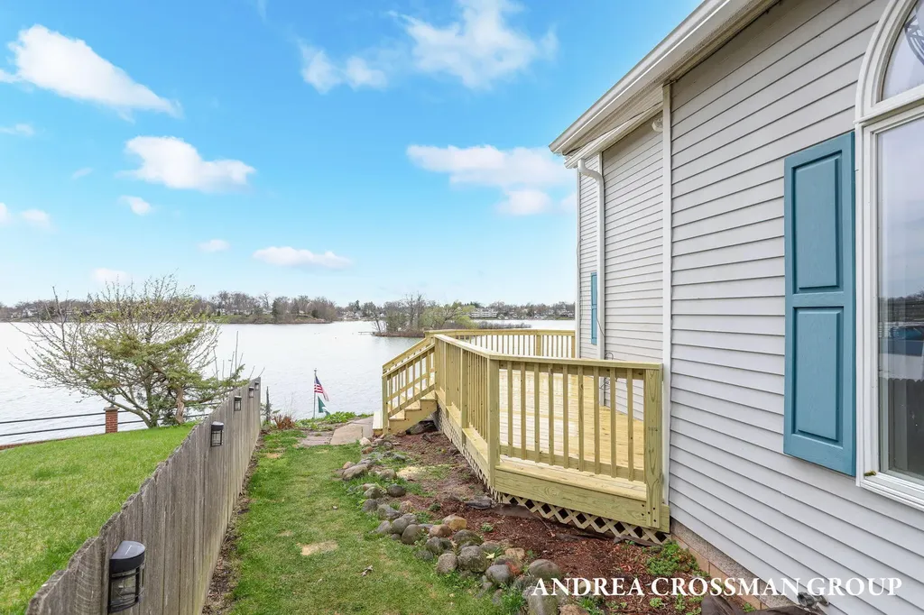 567 Breezy Bluff Street Battle Creek City MI 49015