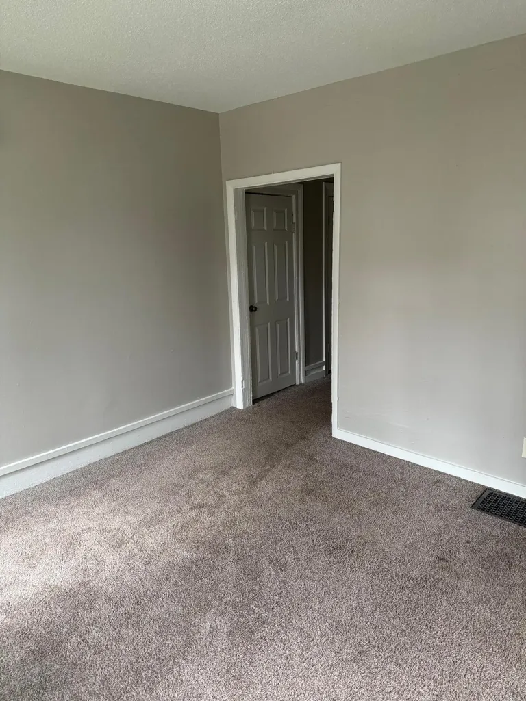 819 10th Street NW Grand Rapids City MI 49504