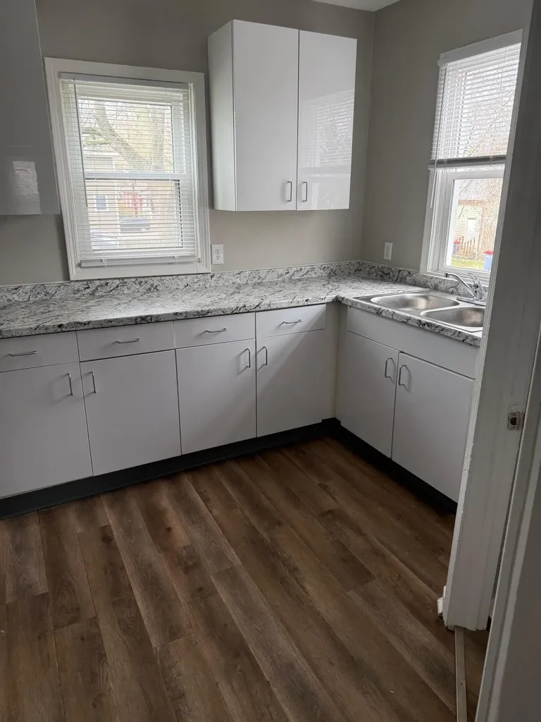 819 10th Street NW Grand Rapids City MI 49504