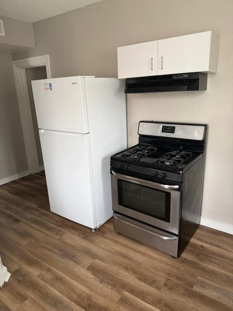 819 10th Street NW Grand Rapids City MI 49504