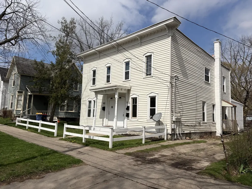 819 10th Street NW Grand Rapids City MI 49504