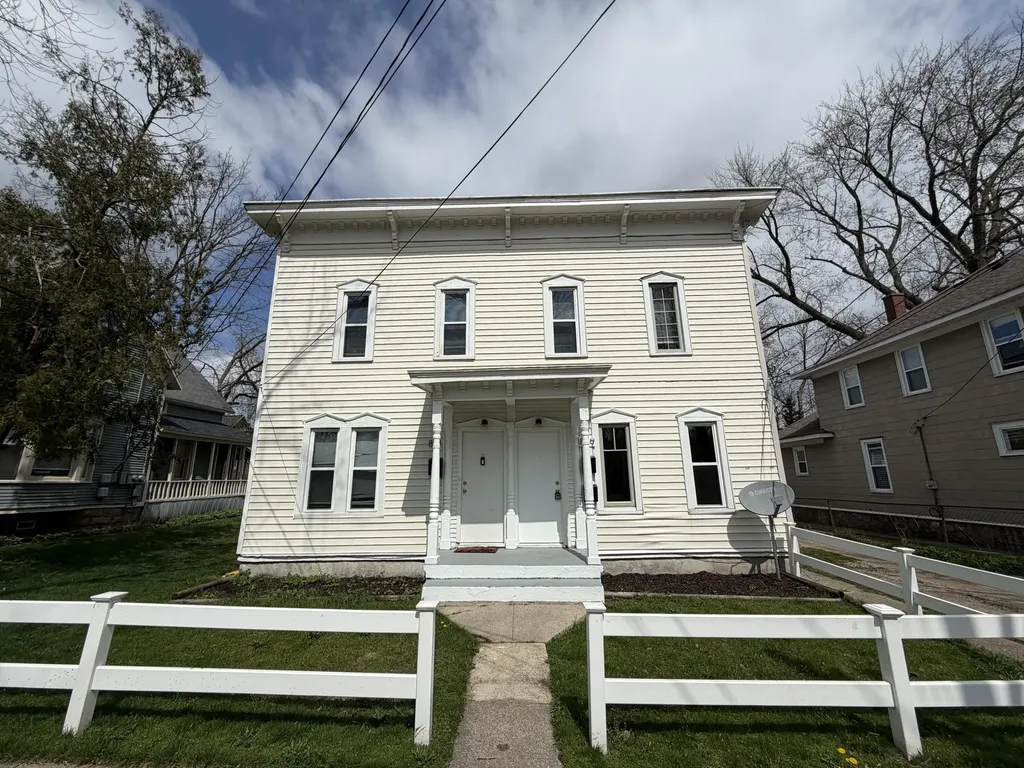 819 10th Street NW Grand Rapids City MI 49504