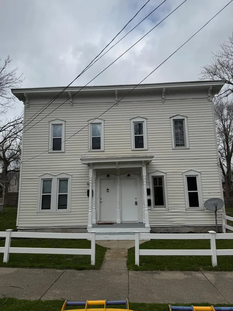 819 10th Street NW Grand Rapids City MI 49504