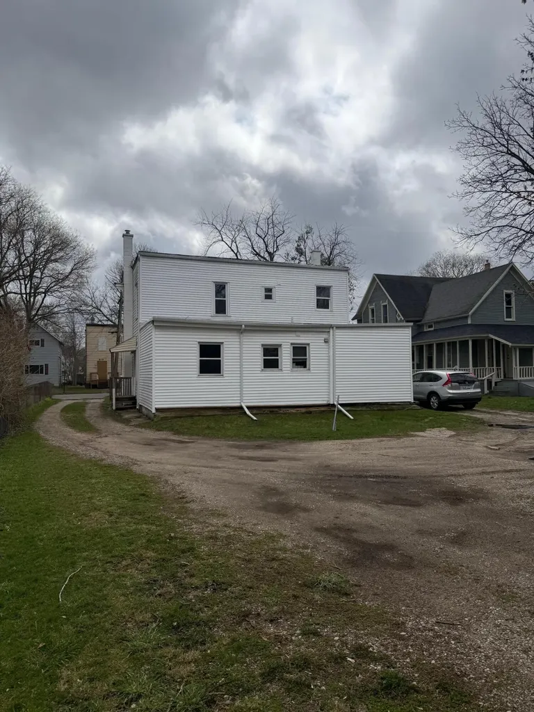 819 10th Street NW Grand Rapids City MI 49504
