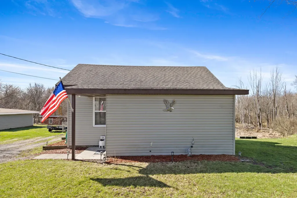 517 W Fenwick Road Unknown City MI 48834
