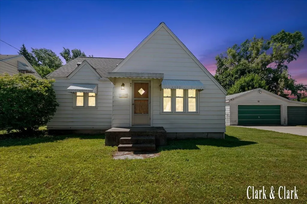 40 41st Street SW Wyoming City MI 49548