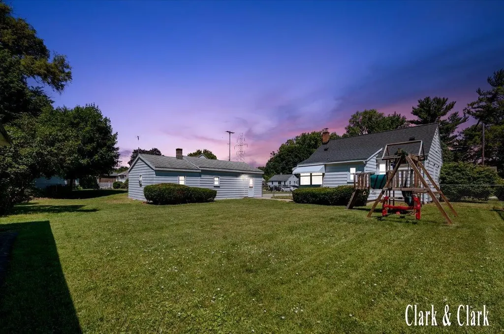 40 41st Street SW Wyoming City MI 49548