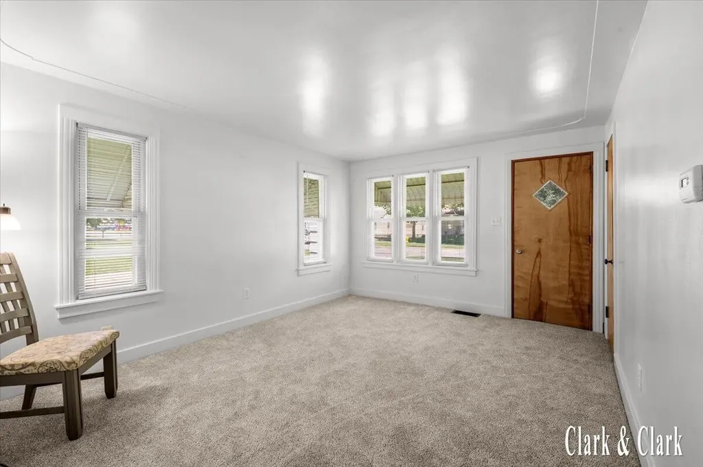 40 41st Street SW Wyoming City MI 49548