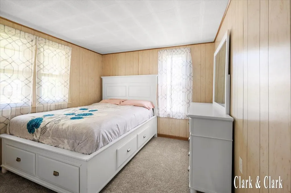 40 41st Street SW Wyoming City MI 49548