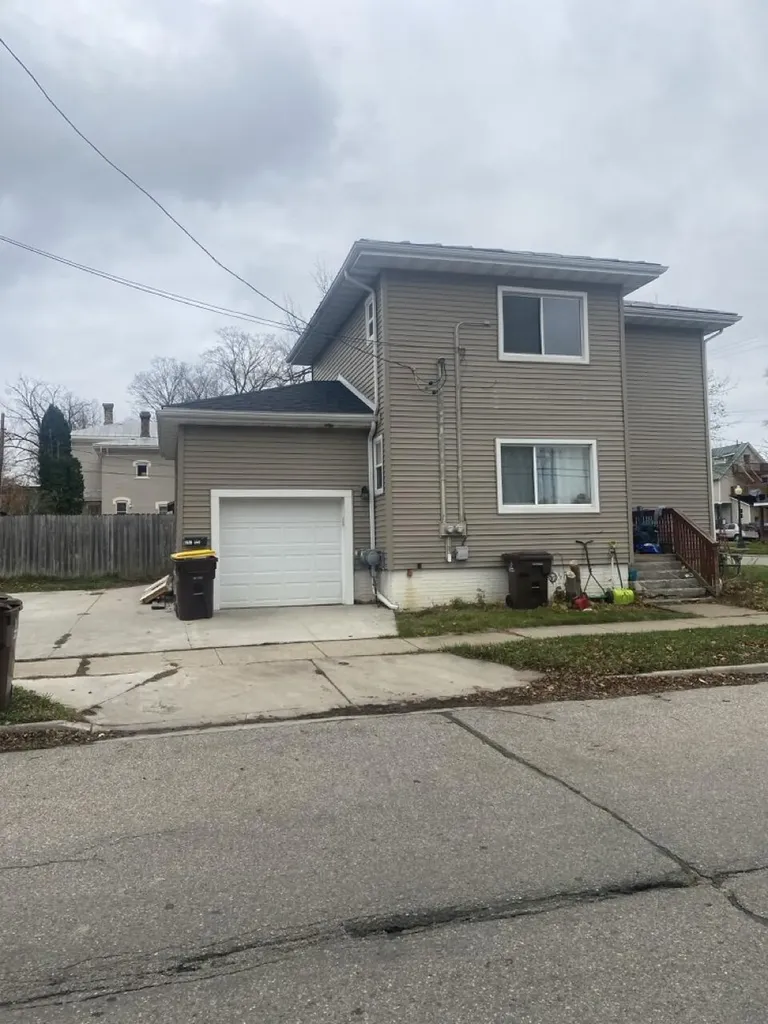 258 E Adams Street Ionia City MI 48846