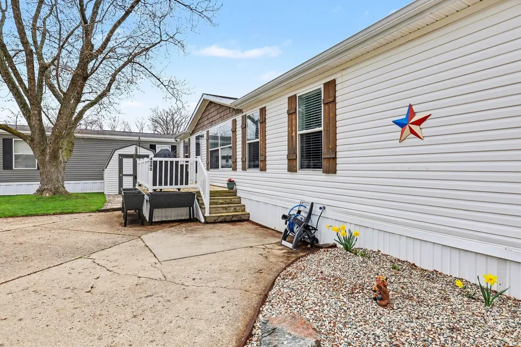 4595 Quebec Avenue SW Wyoming City MI 49519