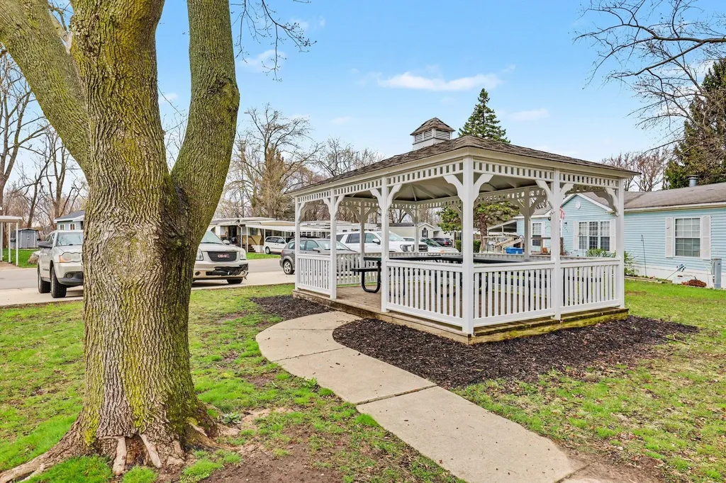 4595 Quebec Avenue SW Wyoming City MI 49519
