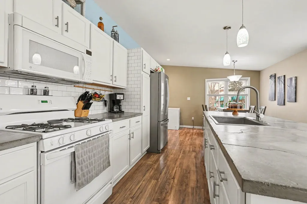 4595 Quebec Avenue SW Wyoming City MI 49519