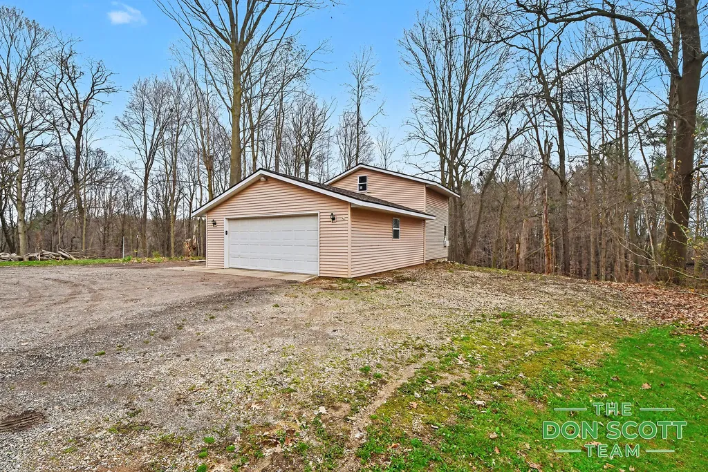 2589 Rector Avenue NE Algoma Township MI 49341