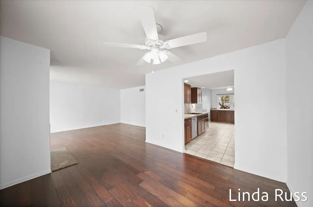 2440 E Collier Avenue SE Kentwood City MI 49546
