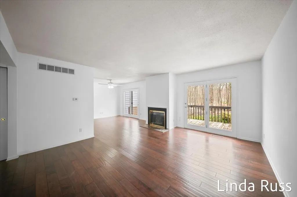 2440 E Collier Avenue SE Kentwood City MI 49546